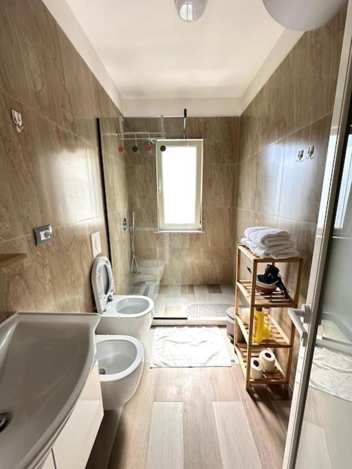 Great Apartament Near Lake & Blloku Area Tirana Exterior photo